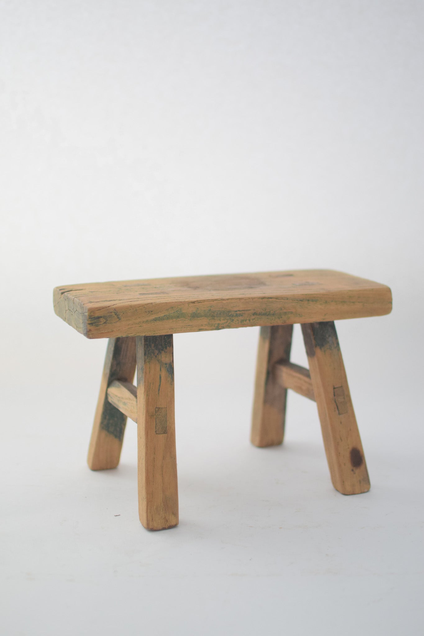 Leo Vintage Stool