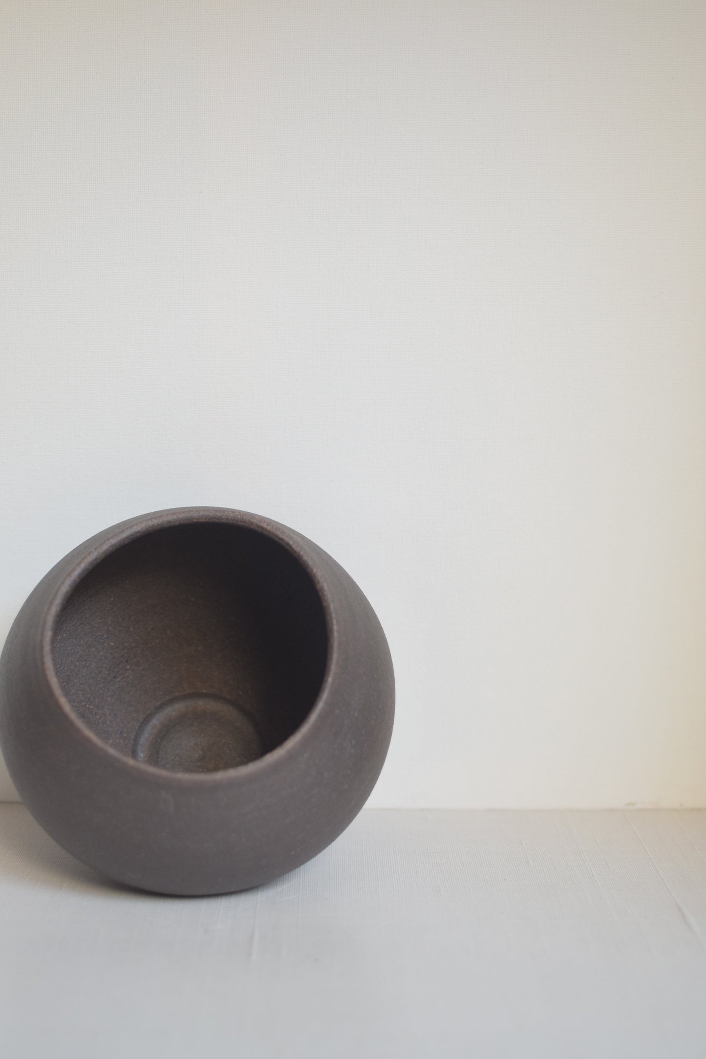 Earthen Noir Vase