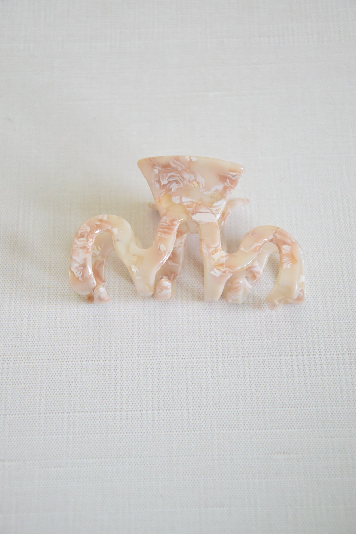 Josephine Hair Claw Sand Dollar