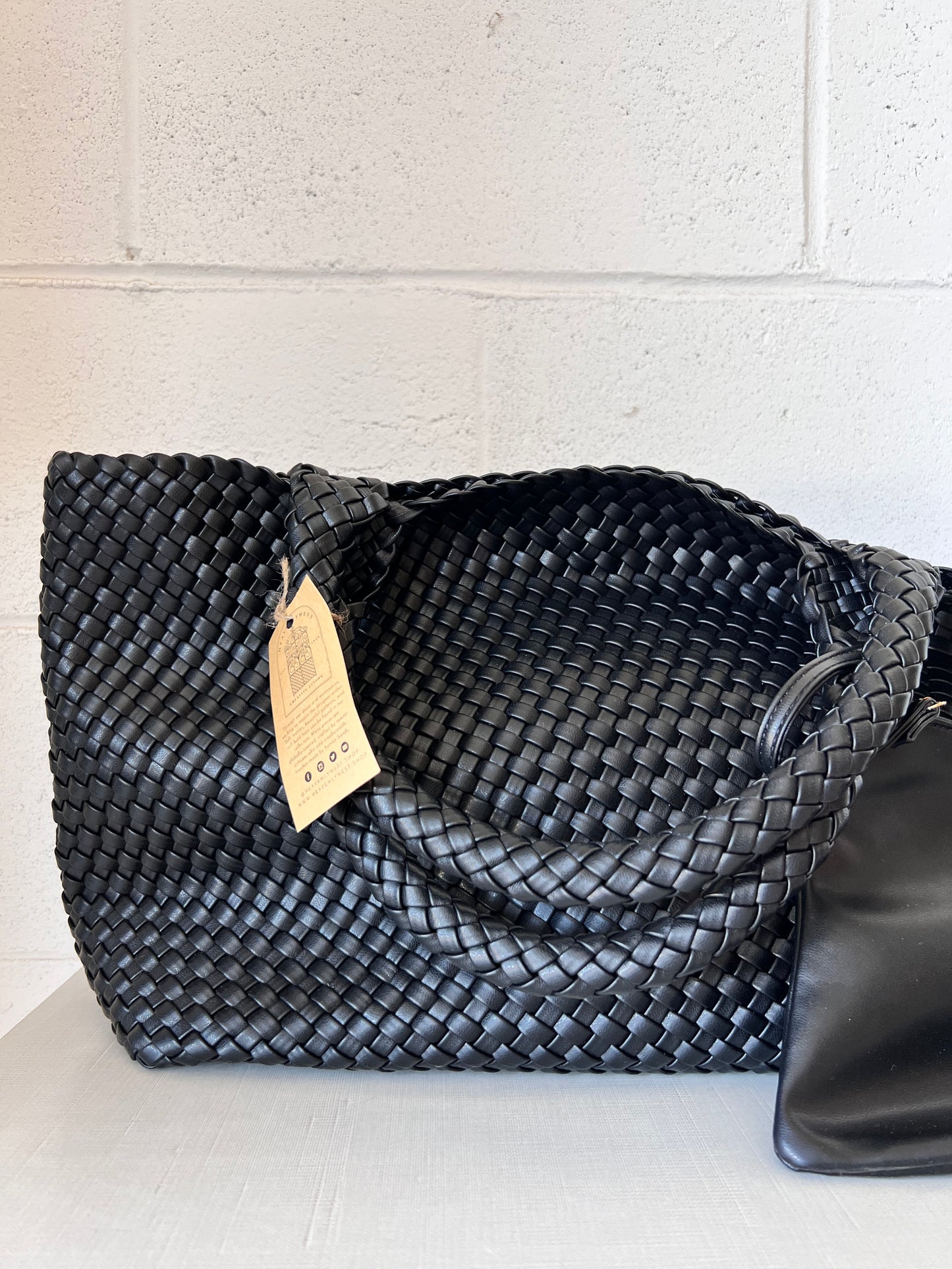 The Halle Handbag