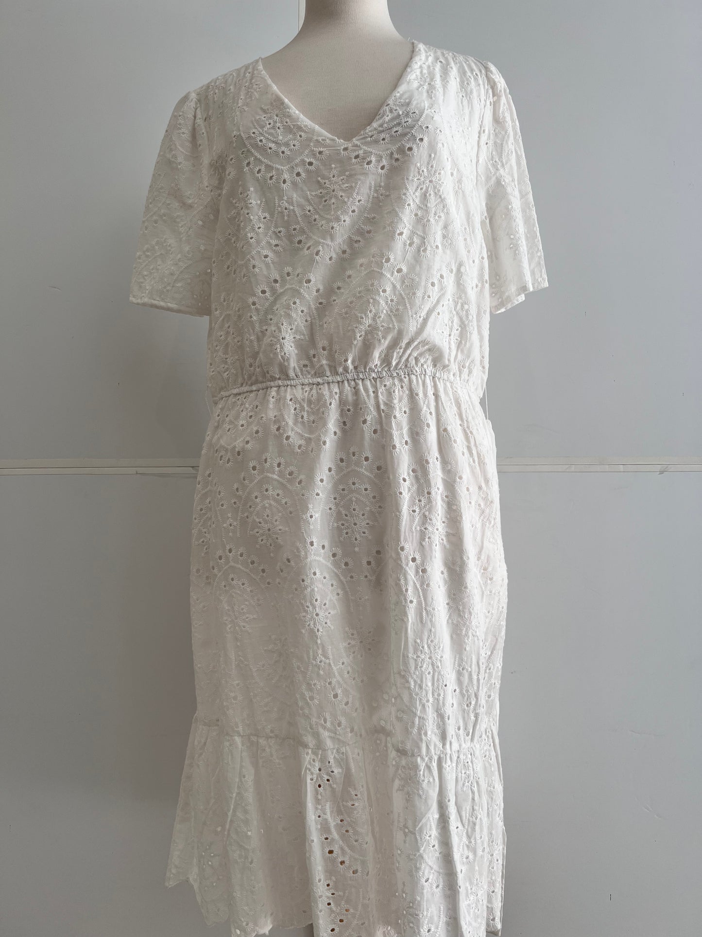 Eyelet Midi Dress Extended