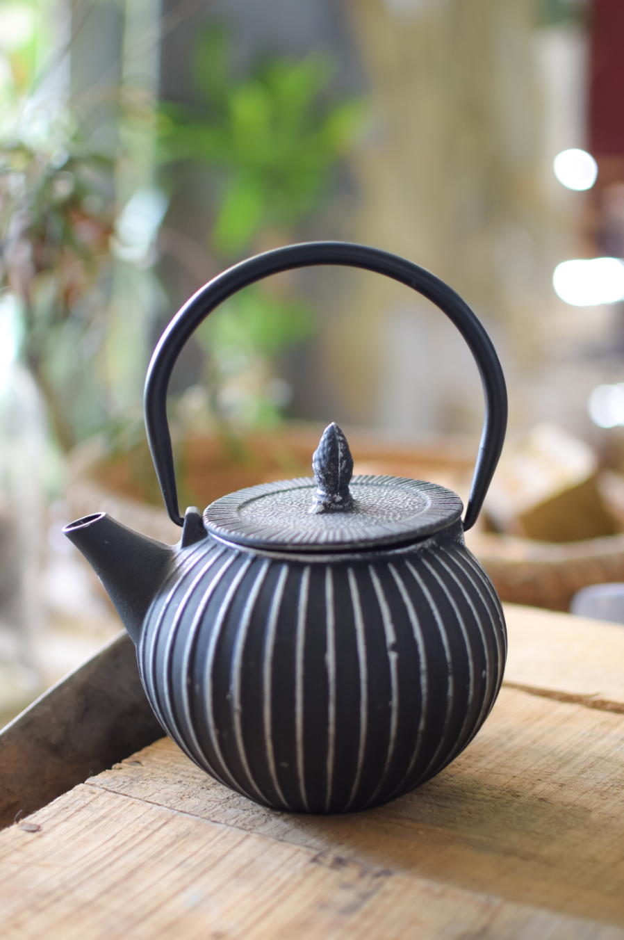 Hendry Iron Tea Pot