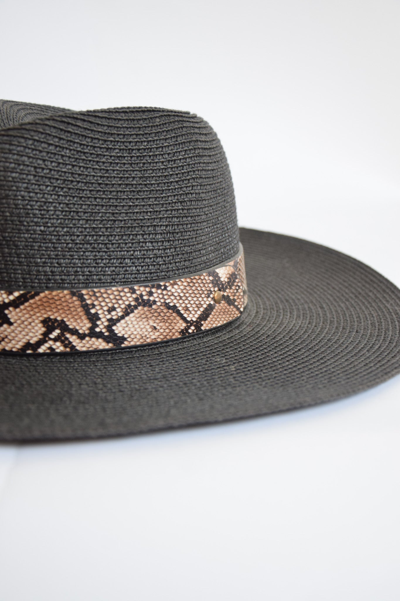 Elaina Snake Textured Black Hat