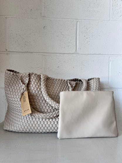 The Halle Handbag