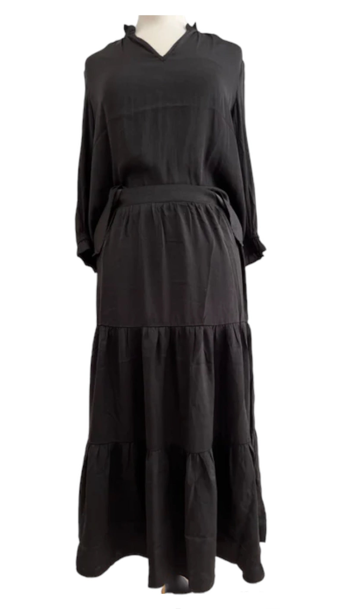 Pipkin Tiered Midi Skirt (Black)